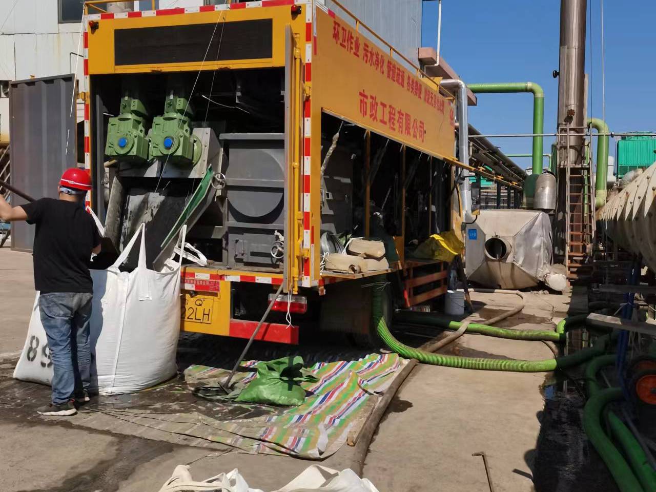 昆玉淤泥压干处理